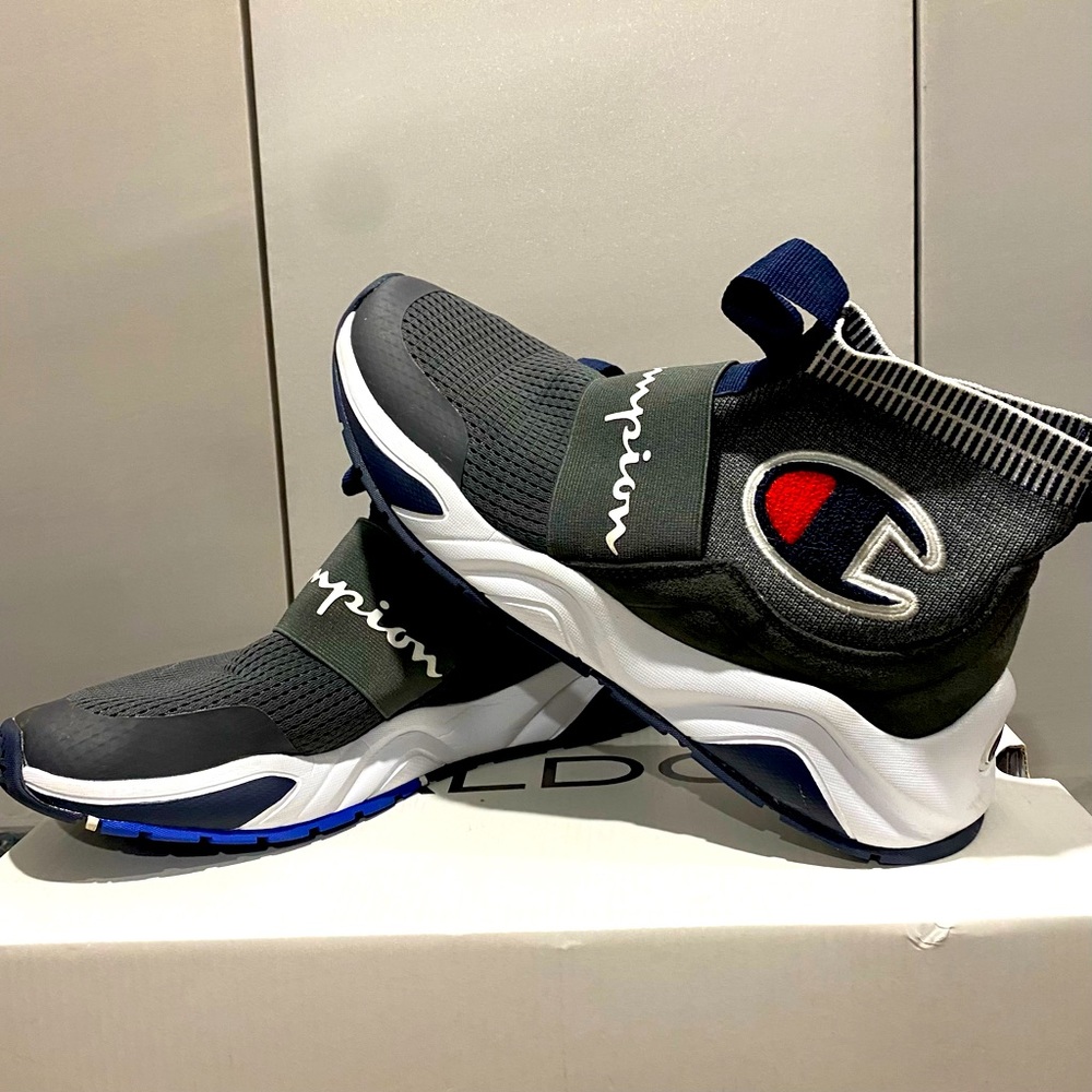Rally Pro Champion Sneakers (6 in kids, 7.5 in womens)